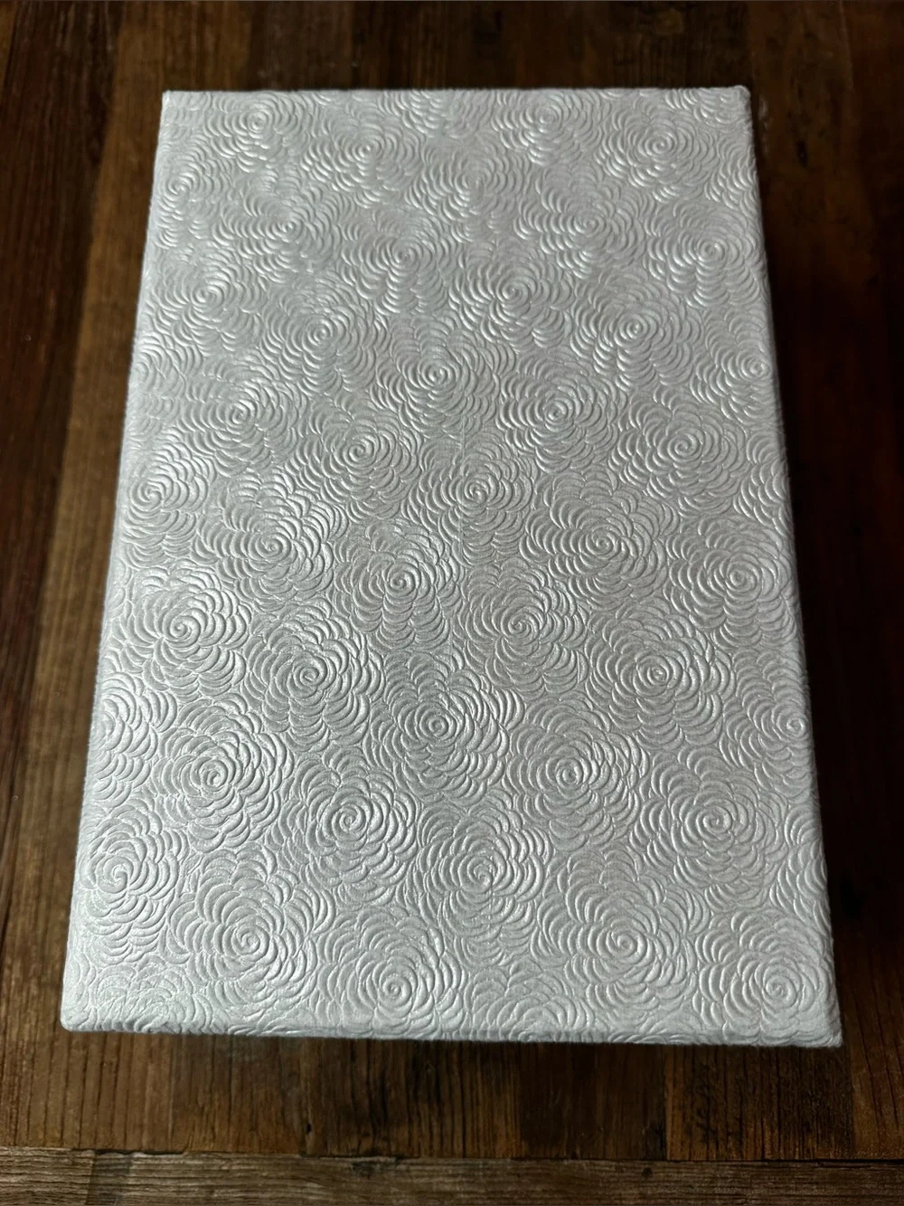 Elegant white Embossed Gift Box - Decorative Party Supply